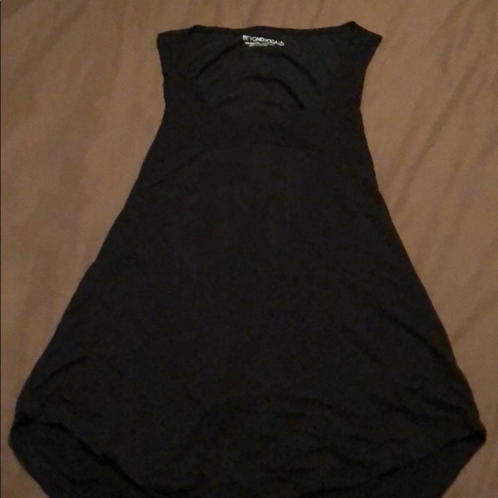 Beyond Yoga Black Key Hole Back Top (M)